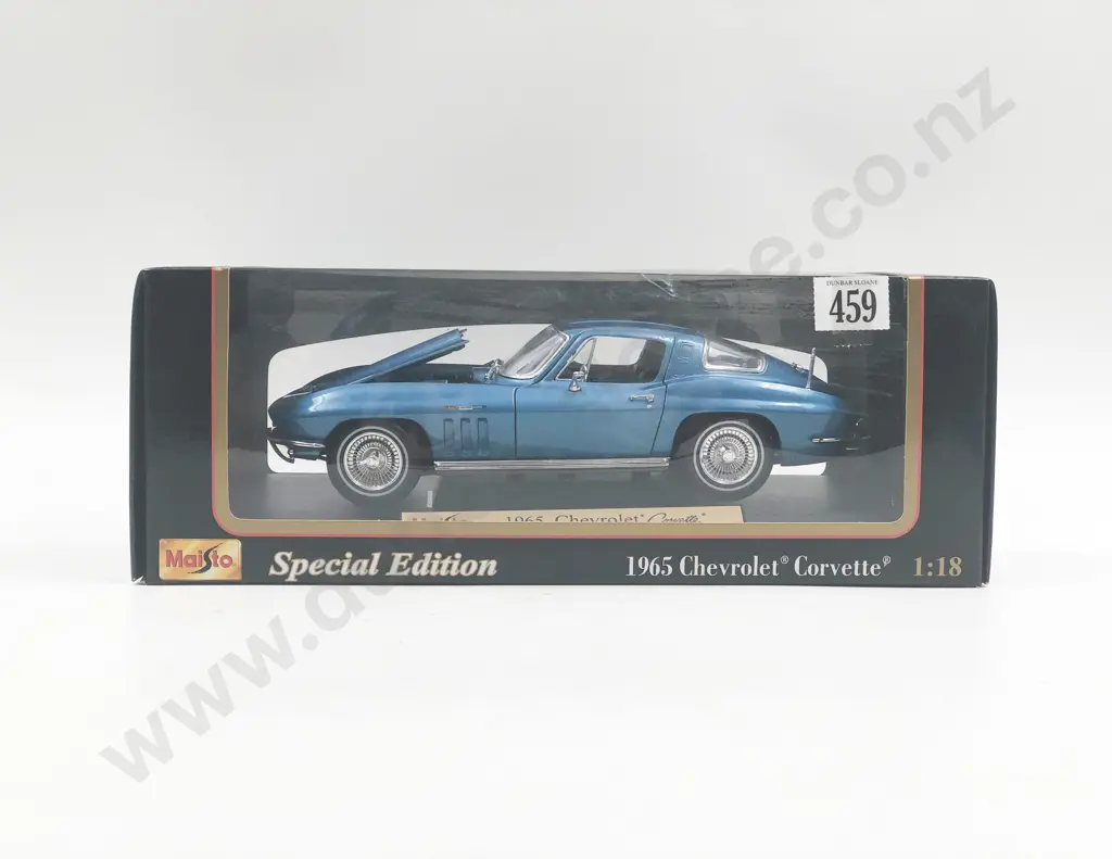 Maisto Boxed 1:18 1965 Chevrolet Corvette Image 1++