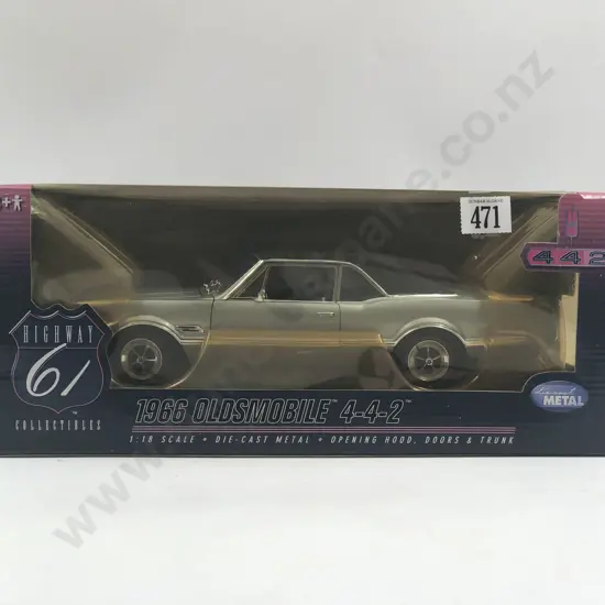Highway 61 Boxed 1:18 1966 Oldsmobile 4-4-2