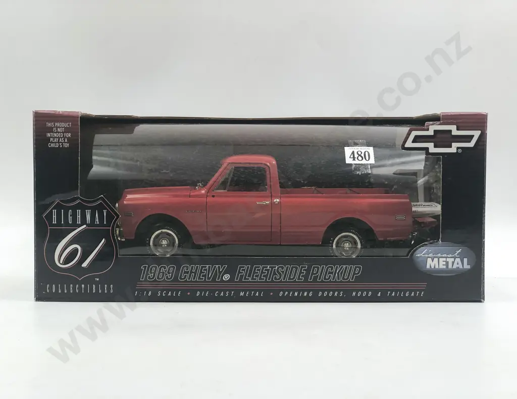 Highway 61 Boxed 1:18 1969 Chevy Fleetside Pickup Image 1++