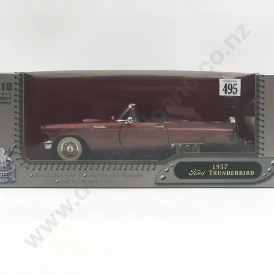 Road Signature Boxed 1:18 1957 Ford Thunderbird