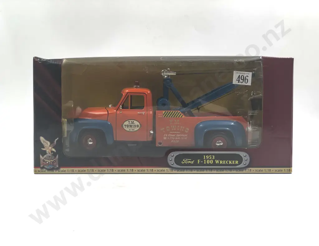 Road Signature Boxed 1:18 1953 Ford F-100 Wrecker Image 1++