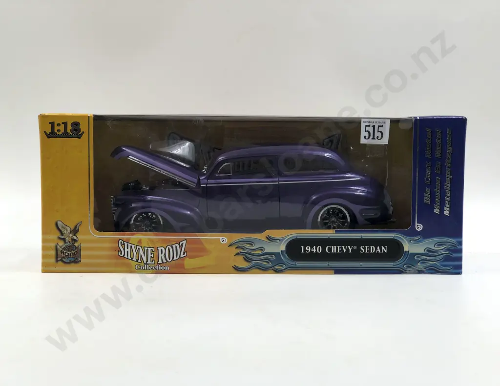 Road Signature Shyne Rodz Boxed 1:18 1940 Chevy Sedan Image 1++