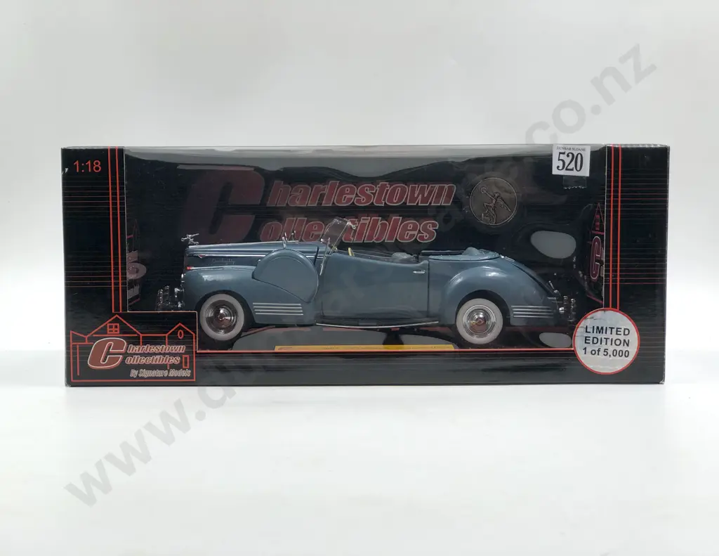 Charlestown Collectables Boxed 1:18 1941 Packard Convertible Image 1++