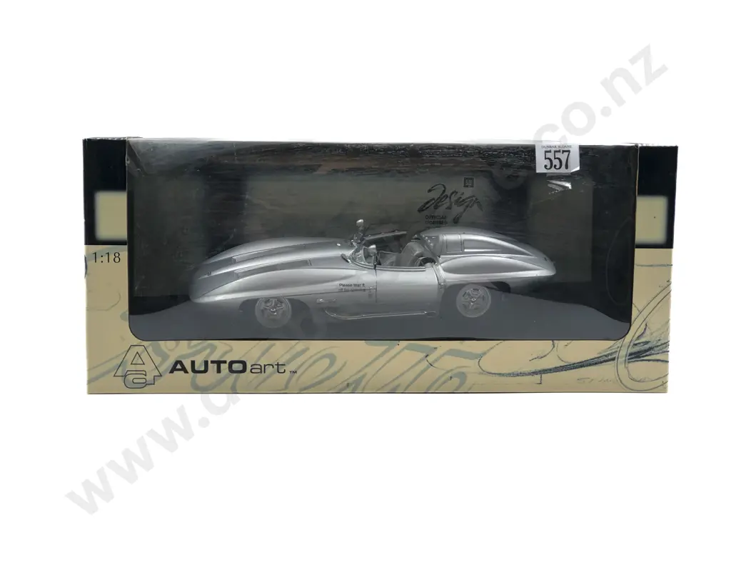 Auto Art Boxed 1:19 Stingray Corvette Image 1++