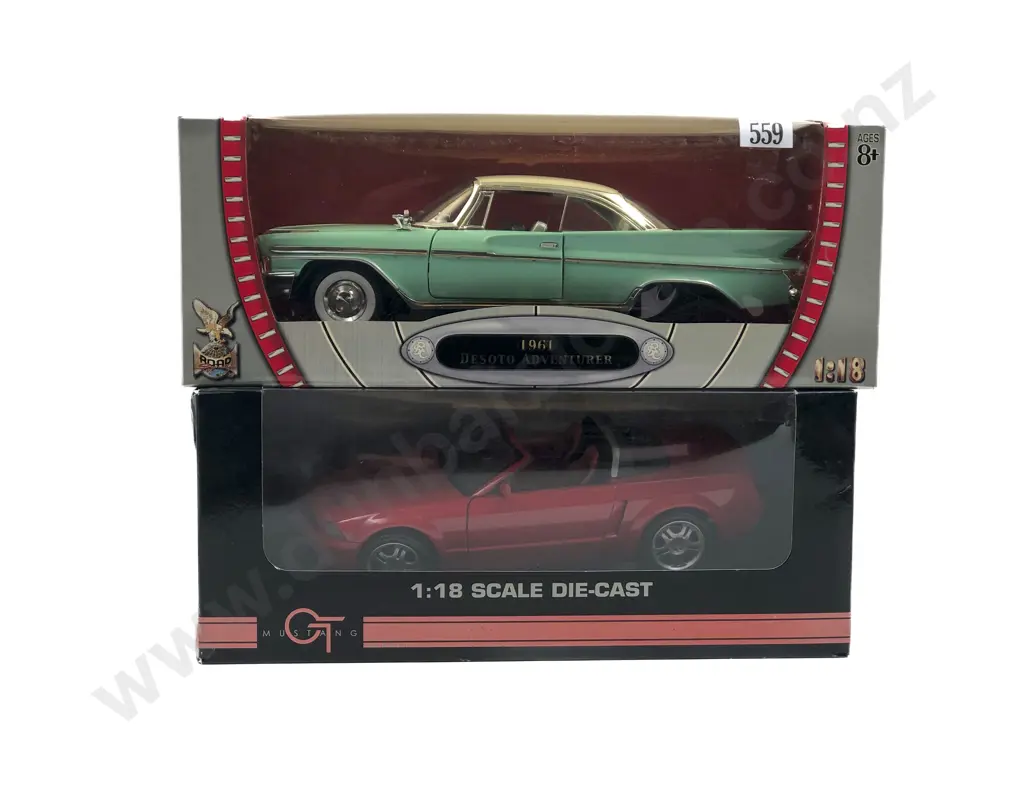 Road Signature Boxed 1:18 Desoto (Faults) with Beanstalk Group Boxed 1:18 Mustang GT Image 1++