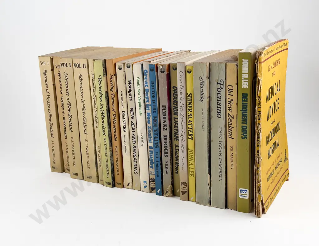 21 Various NZ Paperbacks Image 1++