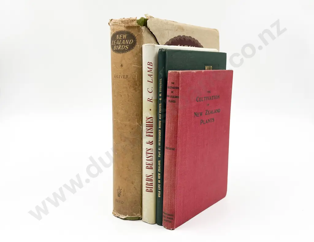 4 NZ Natural History Volumes Image 1++