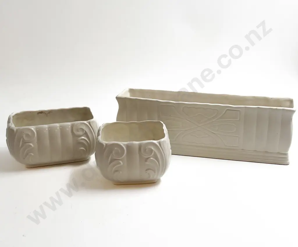 Beswick Flower Trough with Two Smaller Others Image 1++