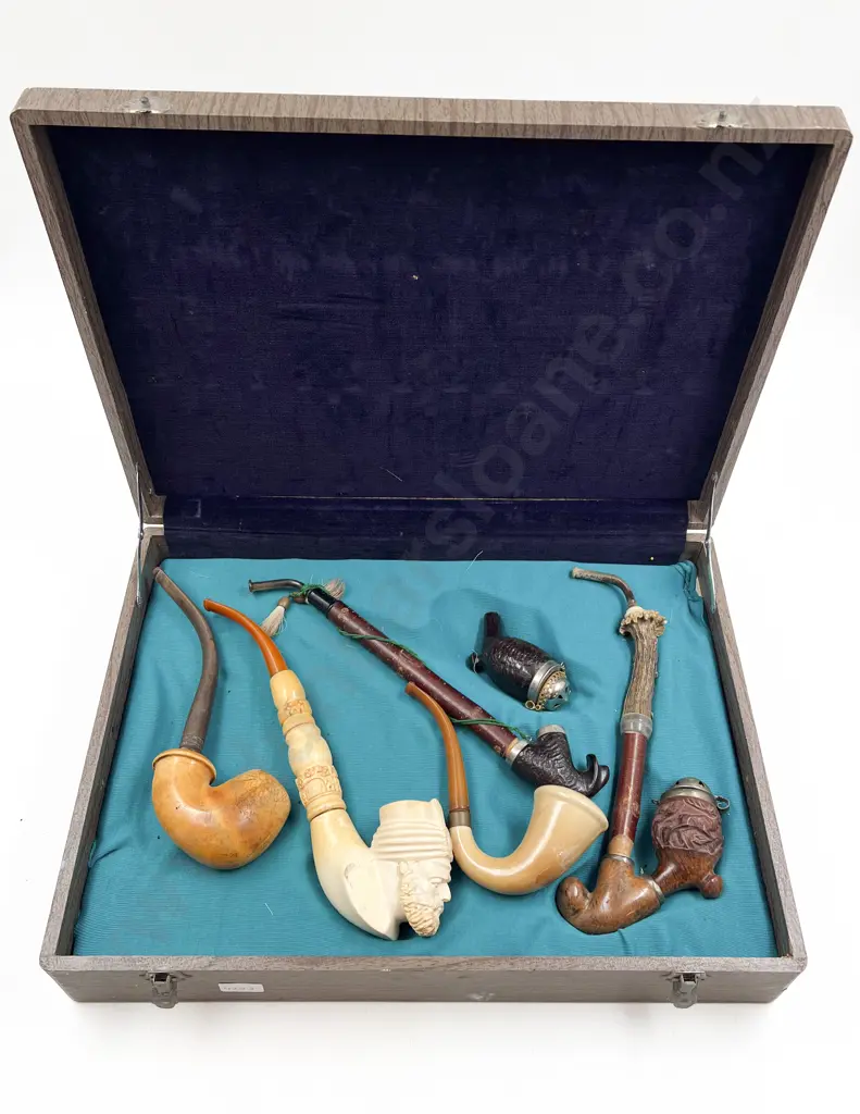 Five Assorted Vintage Pipes Image 1++