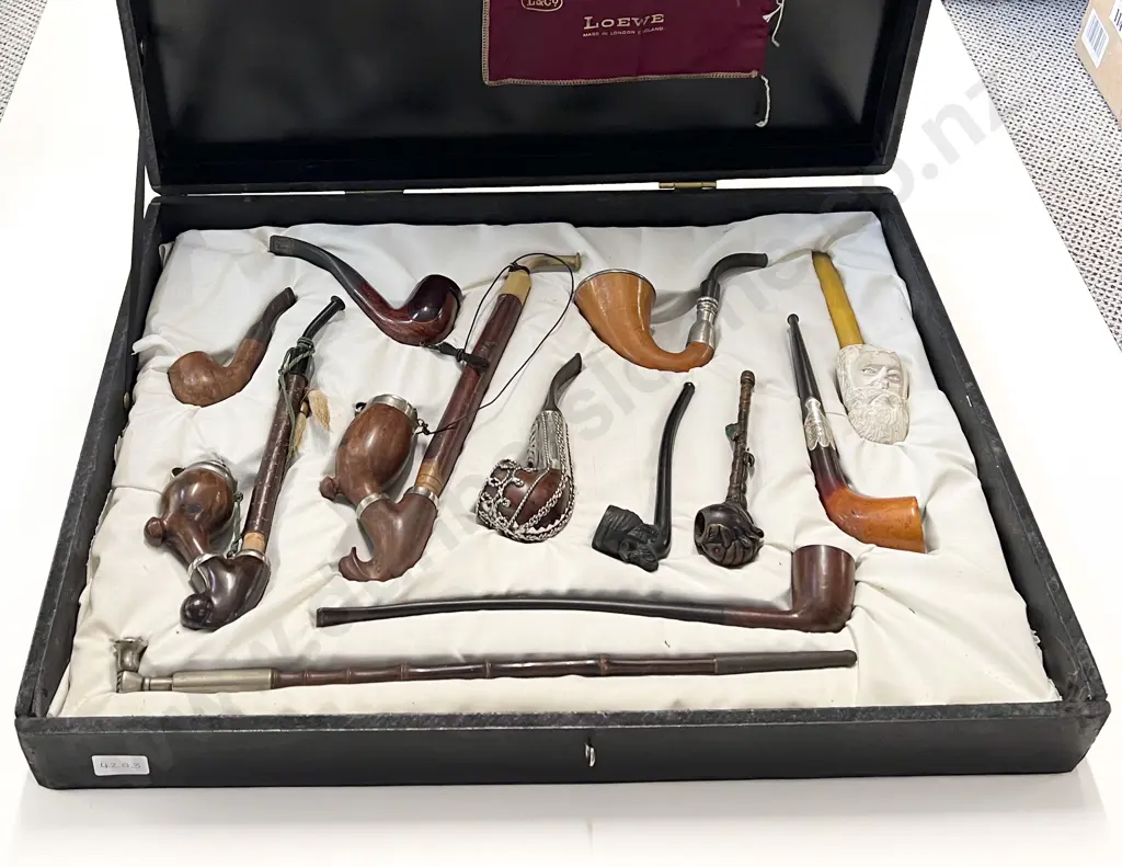Twelve Assorted Vintage Pipes Image 1++