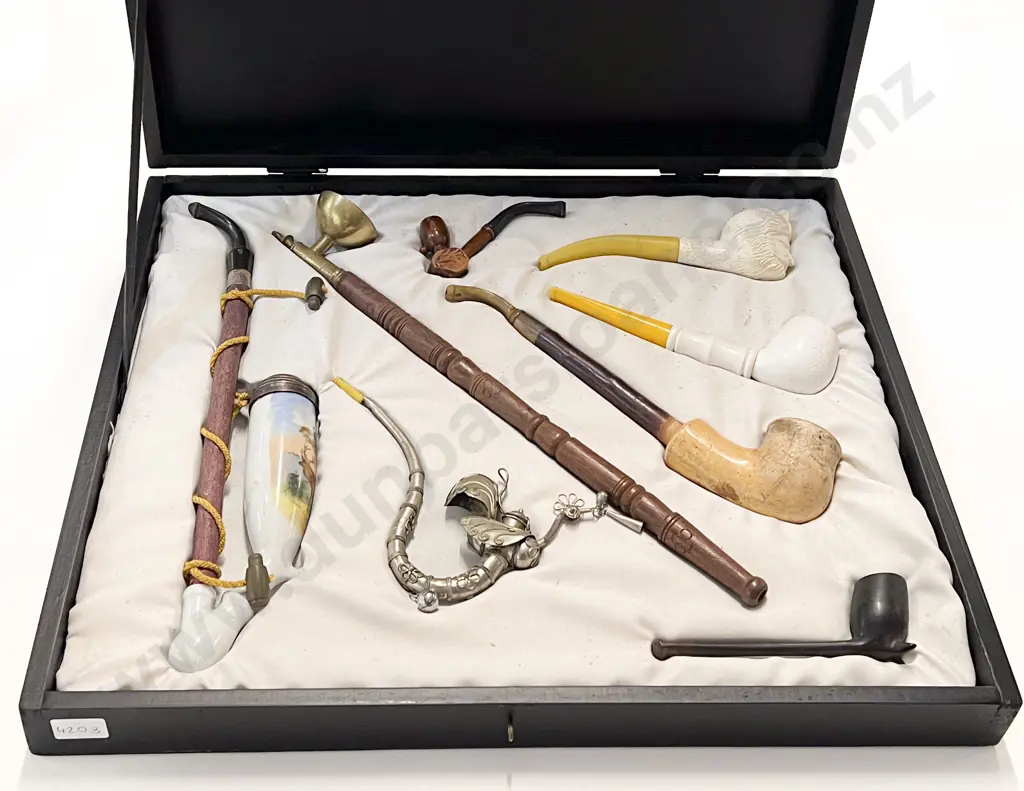 Eight Assorted Vintage Pipes Image 1++