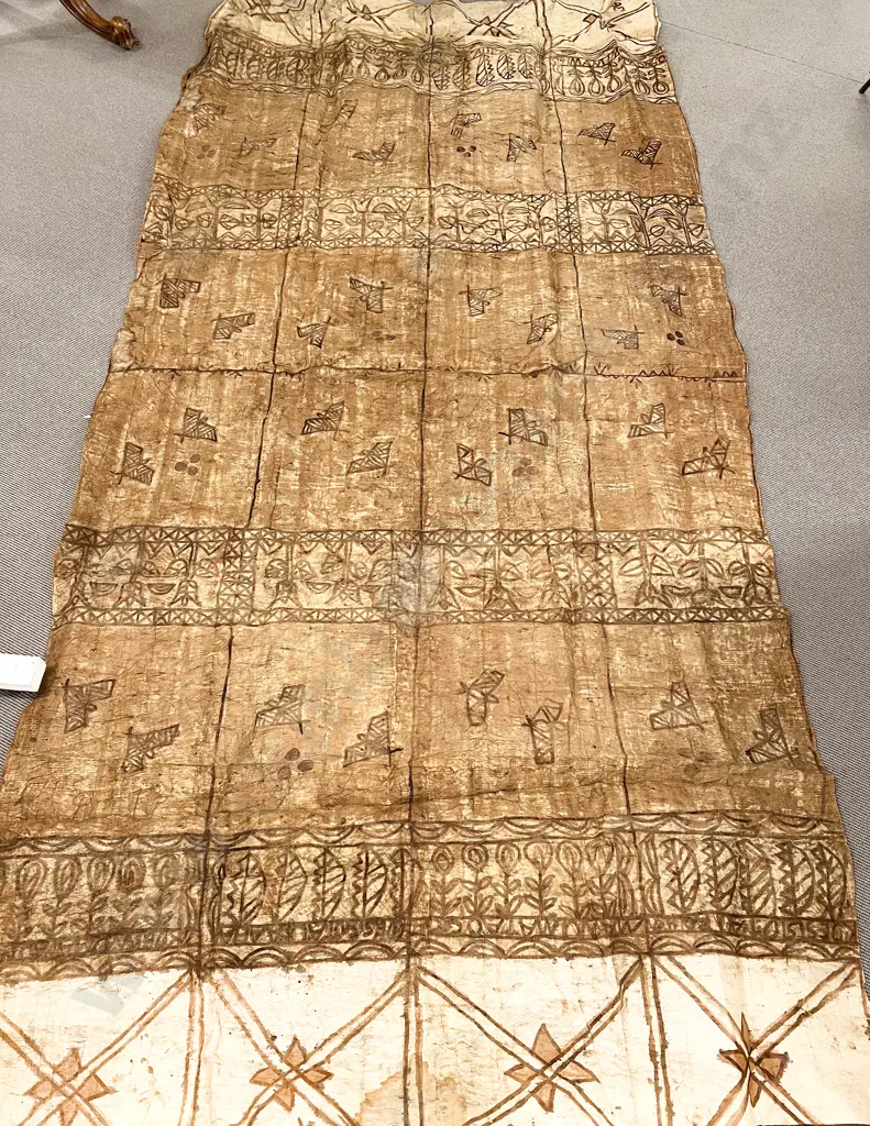 Large Tapa Cloth Image 1++
