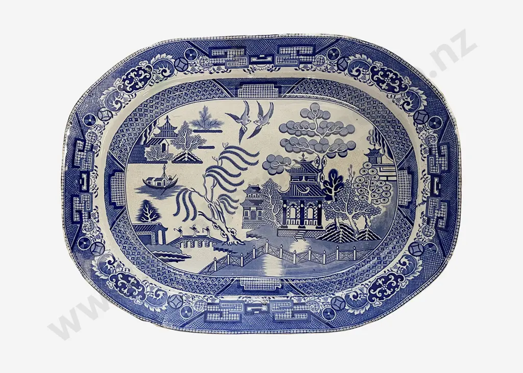 Large Blue and White Willow Pattern Ashet Image 1++
