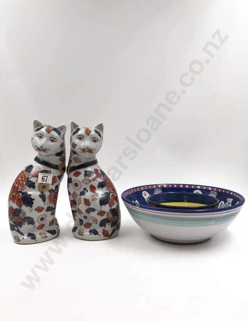 Pair of Imari Pattern Mantle Cats together with Two Bowls Image 1++