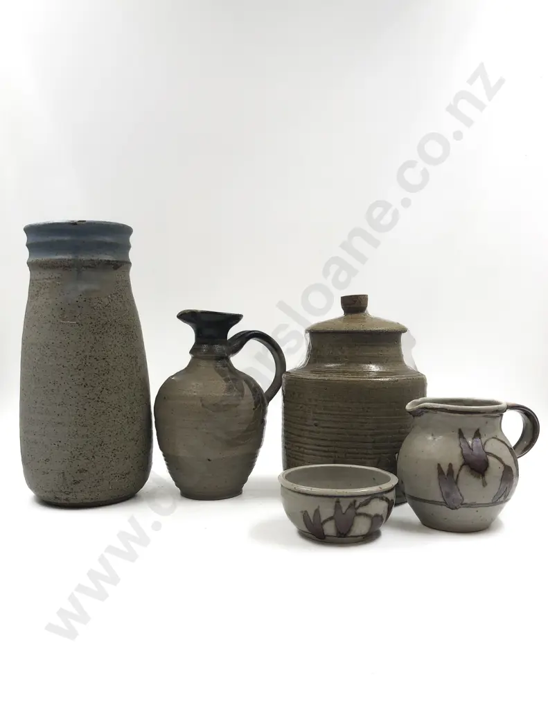 Five Pieces of Assorted NZ Pottery Image 1++