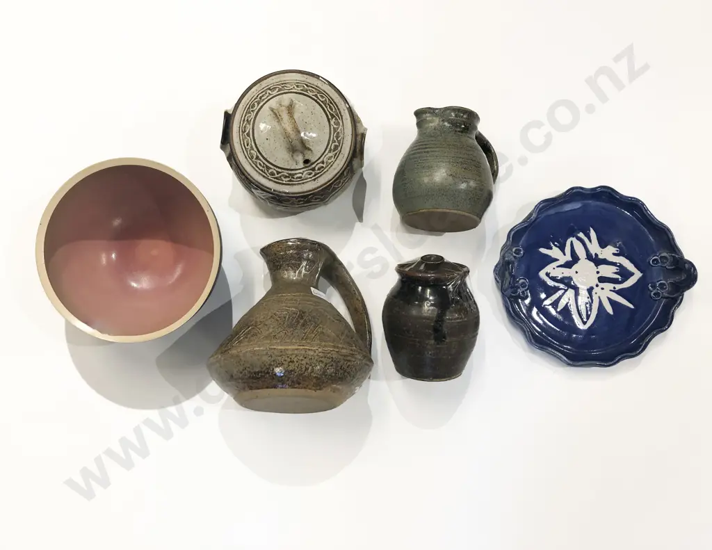 Six Pieces of Assorted Pottery Image 1++