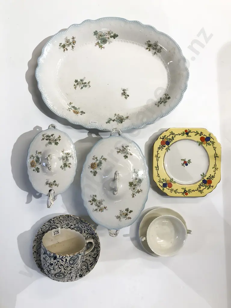 Qty of Assorted Fancy China incl Wedgwood and RD Image 1++