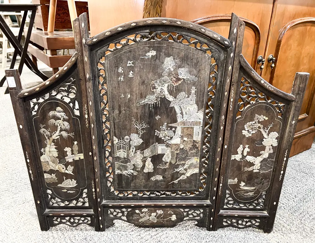Chinese Rosewood and MOP Inlaid Table Screen (a/f) Image 1++