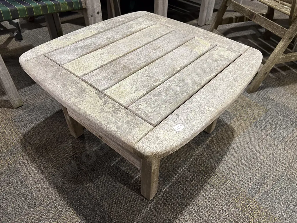 Set of Four Deck Chairs together with Coffee Table Image 1++