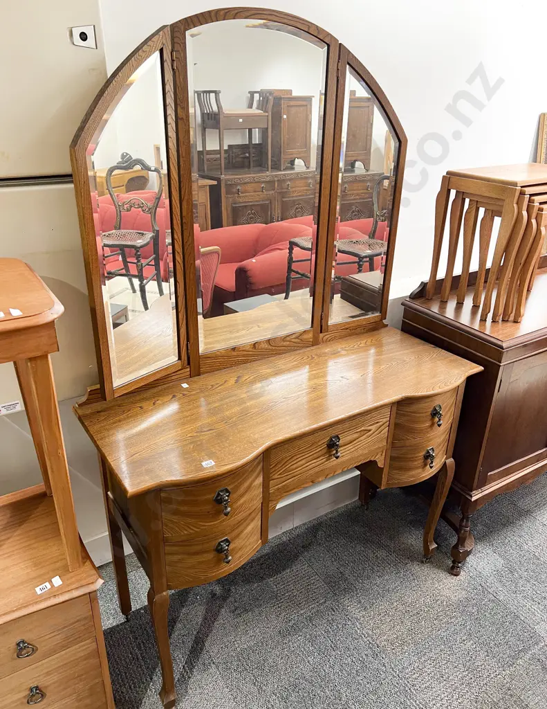 Oak Mirror Back Dressing Table Image 1++