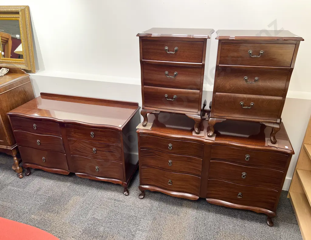 Reproduction Mahogany Serpentine Bedroom Suite Image 1++