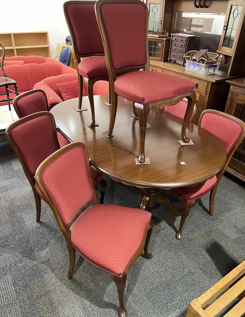 Mahogany Extension Dining Table with Eight Dining Chairs Image 1++