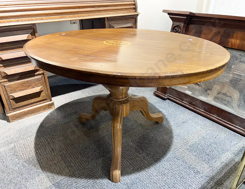 Small Inlaid Oval Loo Table Image 1++
