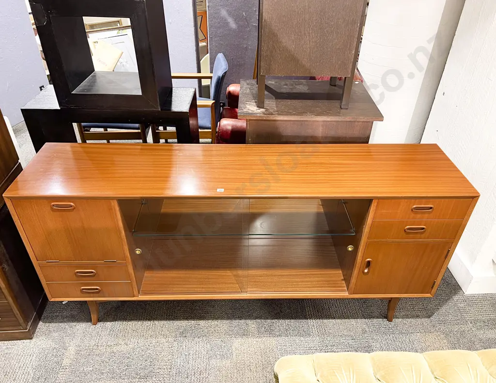 Mid 20th Century Teak Side Board Image 1++