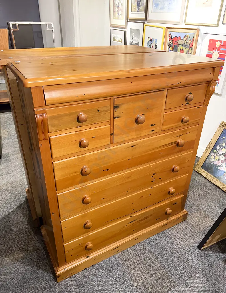 Woodpeckers Made NZ Kauri Scotch Chest Image 1++