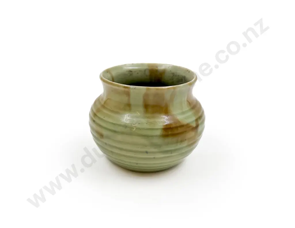 Early Crown Lynn Vase Image 1++