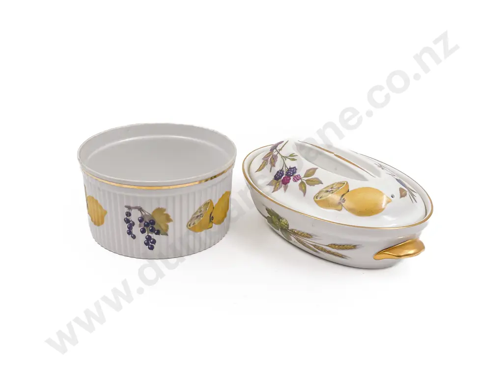 Royal Worcester Vegetable Tureen and Souffle Dish Image 1++