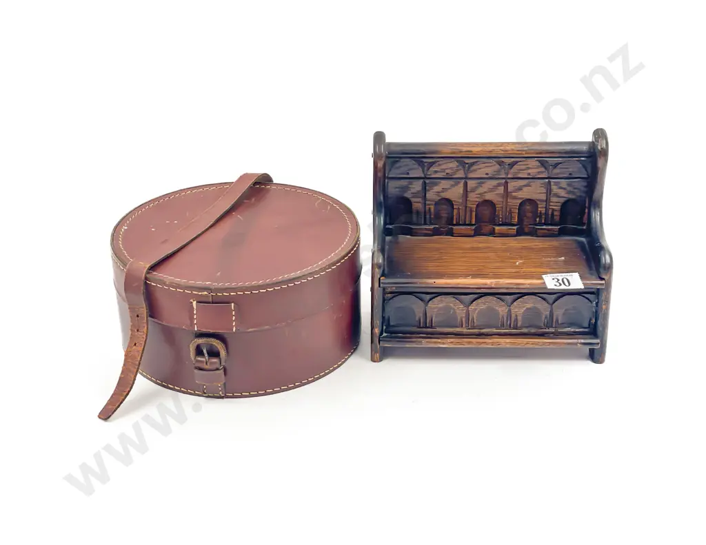 Musical Settle Shaped Box and Collar Box Image 1++