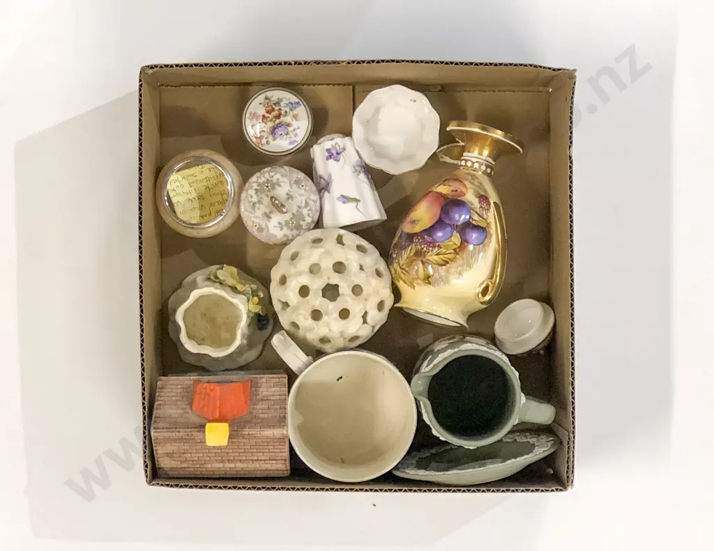 Royal Worcester Posy Holder with Doulton and Wedgwood Various Wares Image 1++