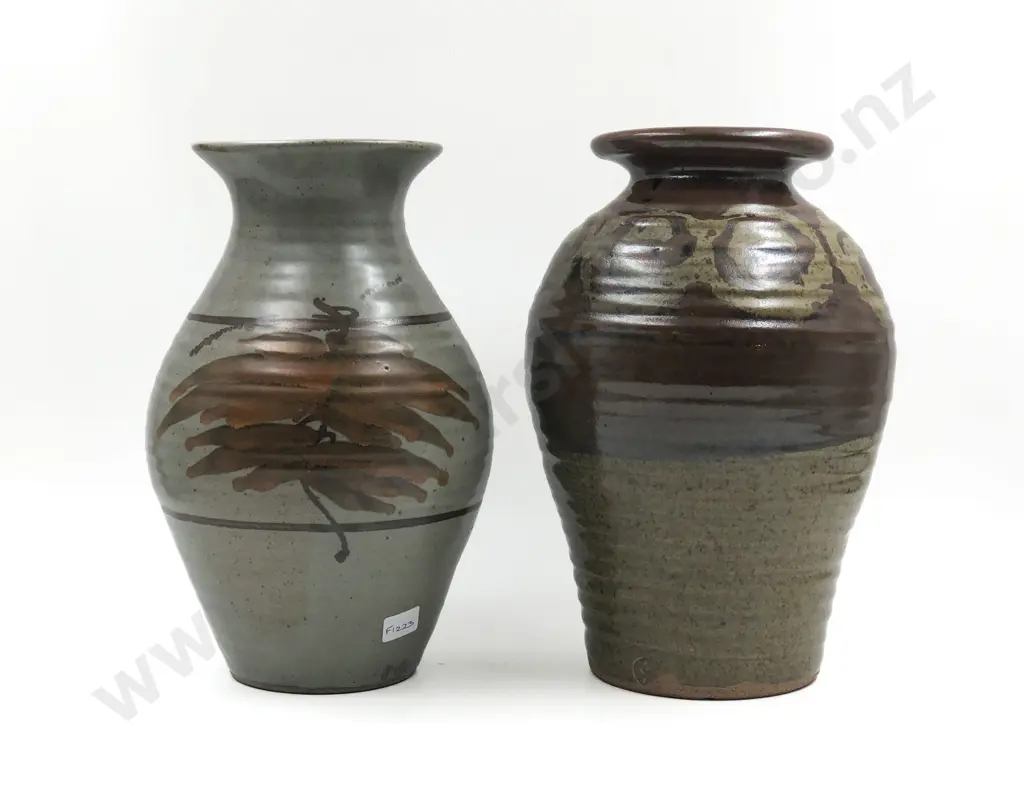 Two NZ Pottery Vases Image 1++