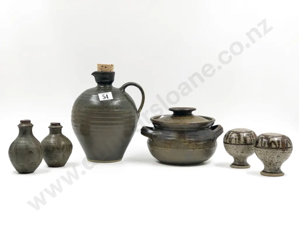 Six Pieces of Assorted NZ Pottery Image 1++
