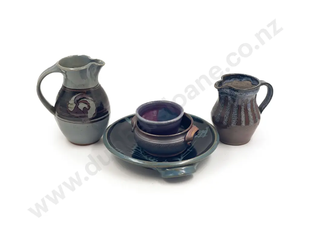 Five Pieces of Assorted NZ Pottery Image 1++