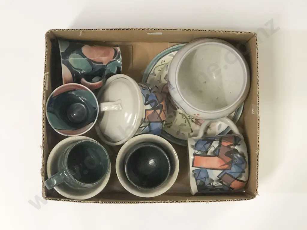 Small Qty of Assorted NZ Pottery Image 1++