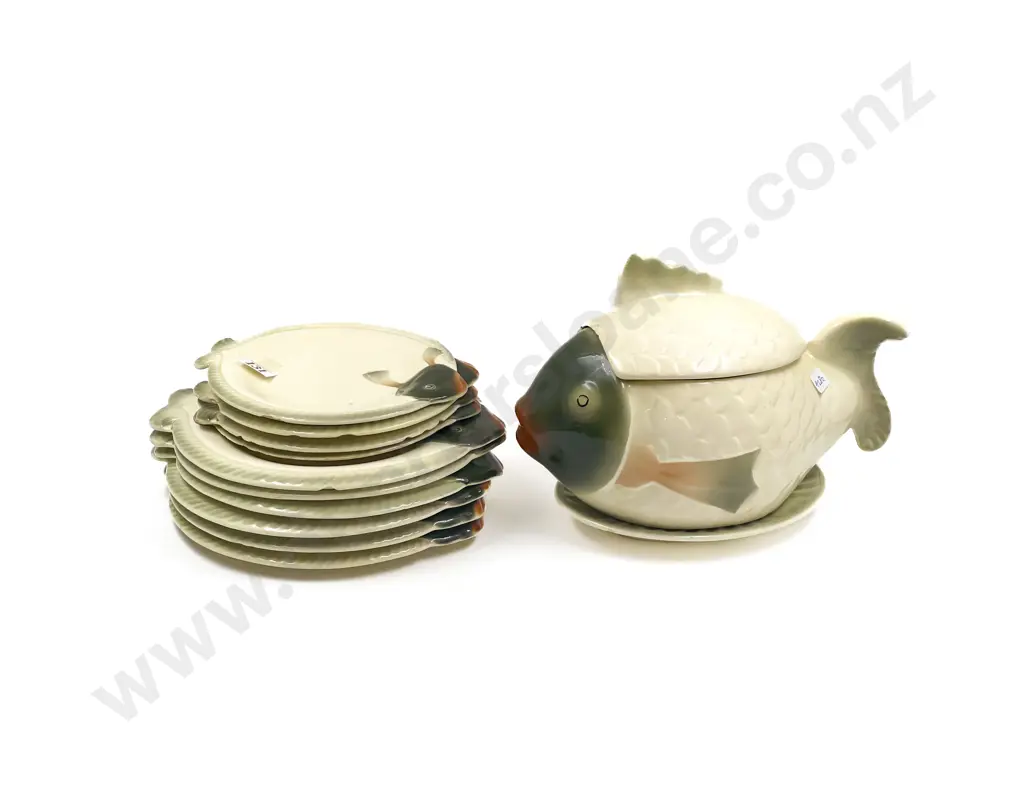 Qty of Fish Form Serving Ware Image 1++