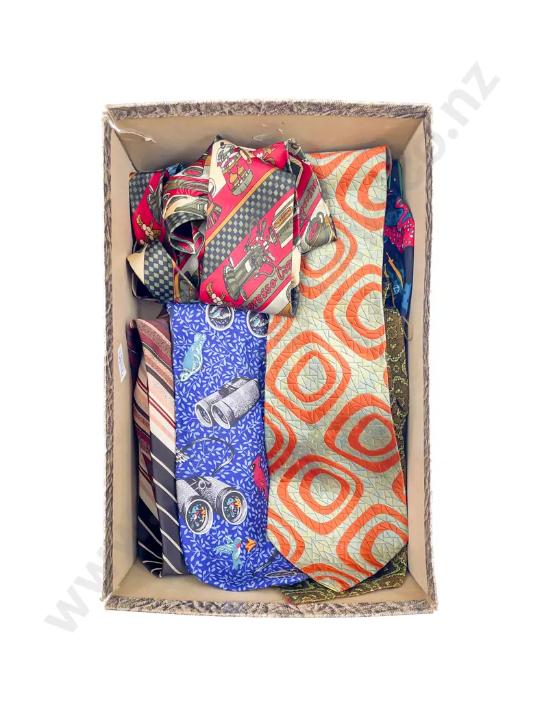 Qty of Assorted Vintage Silk and Other Dress Ties Image 1++