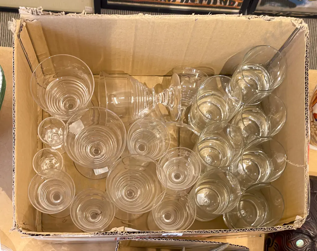 Qty of Assorted Crystal and Glassware Image 1++