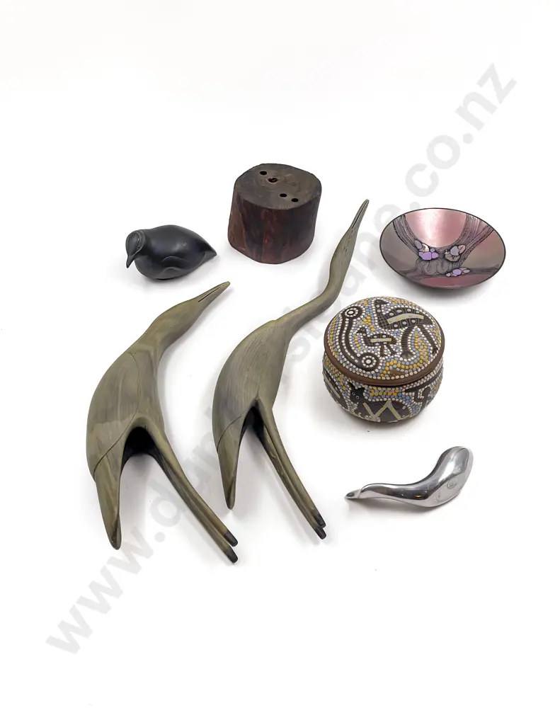 Qty of Assorted Ornaments Etc. Image 1++