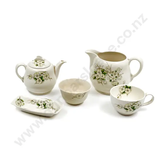 Clarice Cliff "Geramics" Pattern Dinnerware together with Similar Pattern Extras