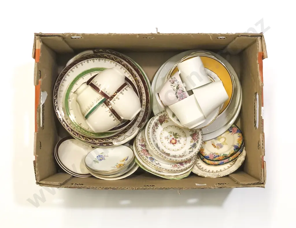 Qty of Assorted Fancy China Image 1++