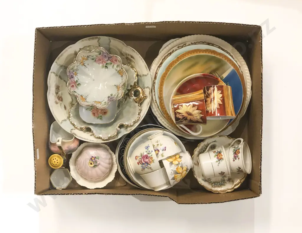 Qty of Assorted Fancy China Image 1++