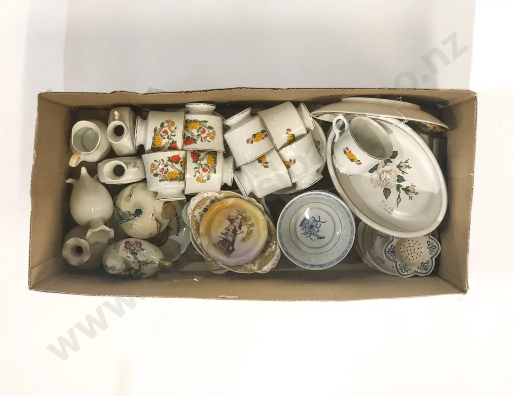 Qty of Assorted Fancy China Image 1++