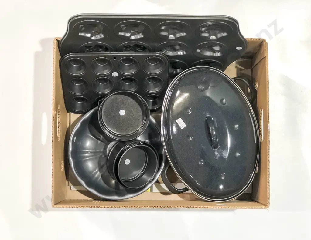 Qty of Assorted Kitchenware Image 1++