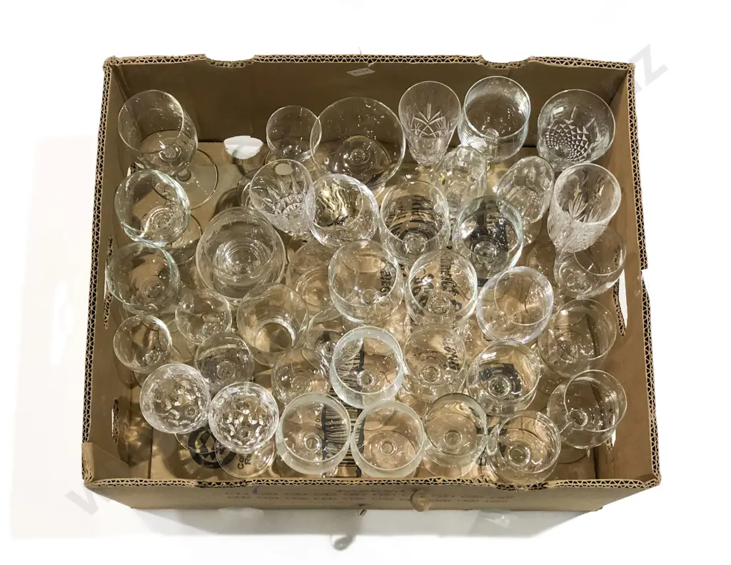 Qty of Assorted Crystal and Glassware Image 1++