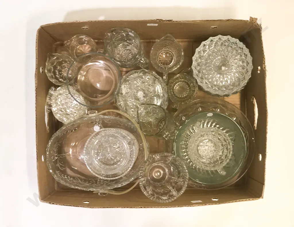 Qty of Assorted Crystal and Glassware Image 1++