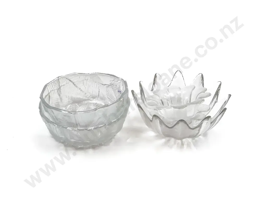 Small Qty of Assorted Decorative Glass Serving Bowls Etc. Image 1++