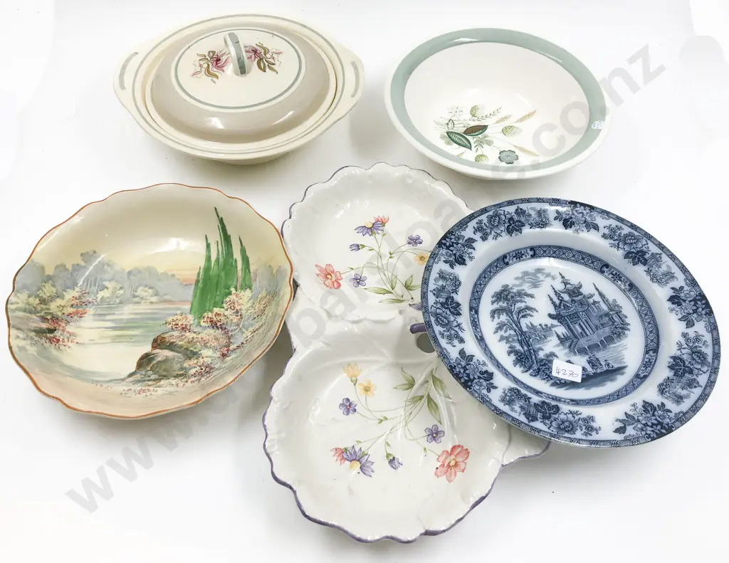 Qty of Assorted Fancy China incl Doulton Image 1++